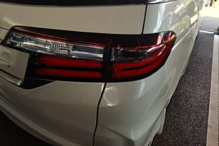 Used Honda Odyssey 2021 2.0L Rui·Comfort Edition Right Rear Taillight