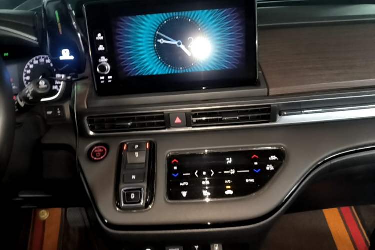 Used Honda Odyssey 2022 2.0L eHEV Sharp Supreme Edition Audio And AC Panel