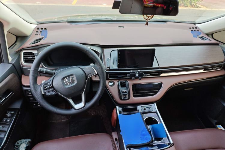 Used Honda Odyssey 2022 2.0L eHEV Sharp Enjoyment Edition Center Console