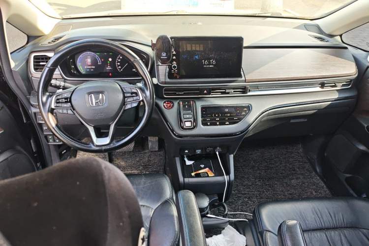 Used Honda Odyssey 2022 2.0L eHEV Sharp Enjoyment Edition Center Console