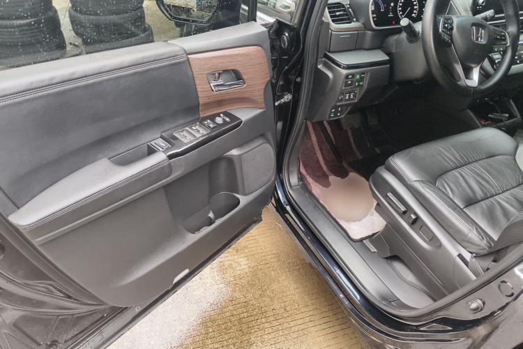 Used Honda Odyssey 2022 2.0L eHEV Sharp Enjoyment Edition Driver Seat