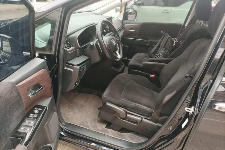 Used Honda Odyssey 2022 2.0L eHEV Sharp Enjoyment Edition Driver Seat