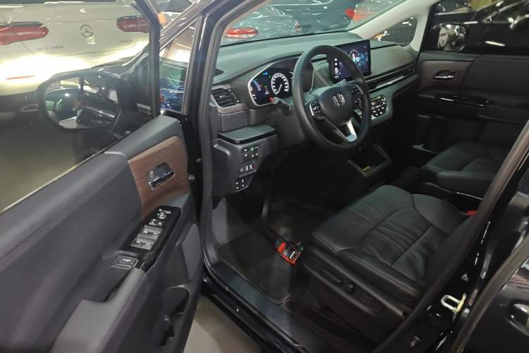 Used Honda Odyssey 2022 2.0L eHEV Sharp Enjoyment Edition Driver Seat