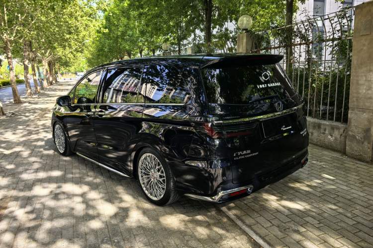 Used Honda Odyssey 2022 2.0L eHEV Prestige Four-Seater Edition Exterior 4