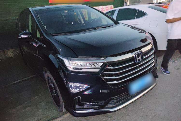 Used Honda Odyssey 2022 2.0L eHEV Sharp Supreme Edition Front Right 45 Deg