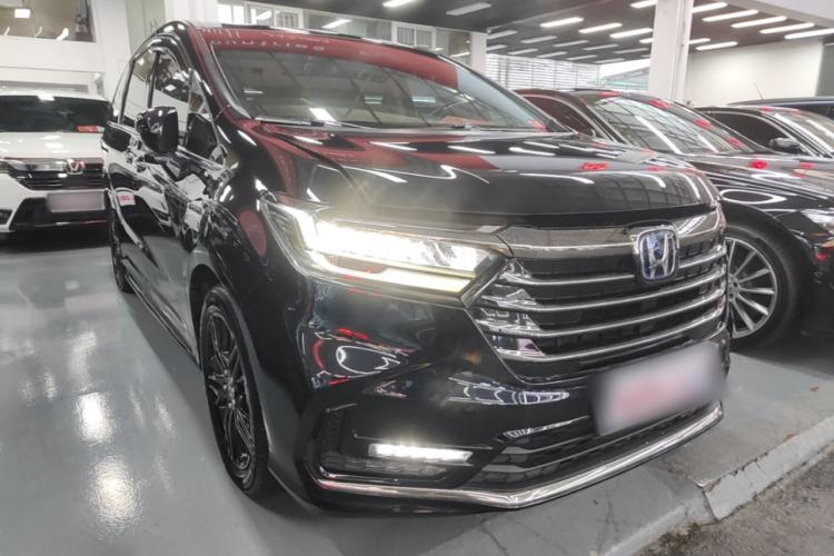 Used Honda Odyssey 2022 2.0L eHEV Sharp·Luxury Edition Front Right 45 Deg