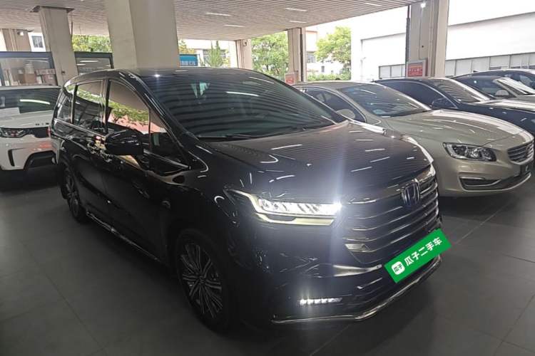 Used Honda Odyssey 2022 2.0L eHEV Sharp Enjoyment Edition Front Right 45 Deg