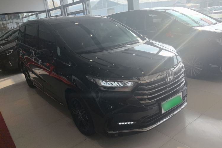 Used Honda Odyssey 2022 2.0L eHEV Sharp·Luxury Edition Front Right 45 Deg