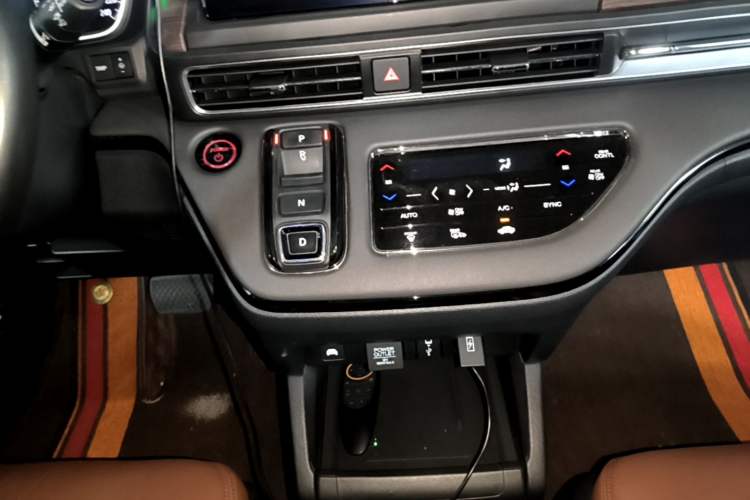 Used Honda Odyssey 2022 2.0L eHEV Sharp Supreme Edition Gear Lever