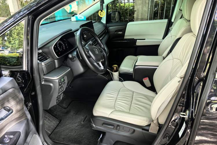 Used Honda Odyssey 2022 2.0L eHEV Prestige Four-Seater Edition Interior 3