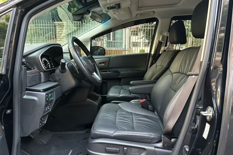 Used Honda Odyssey 2022 2.0L eHEV Sharp Enjoyment Edition Interior 4