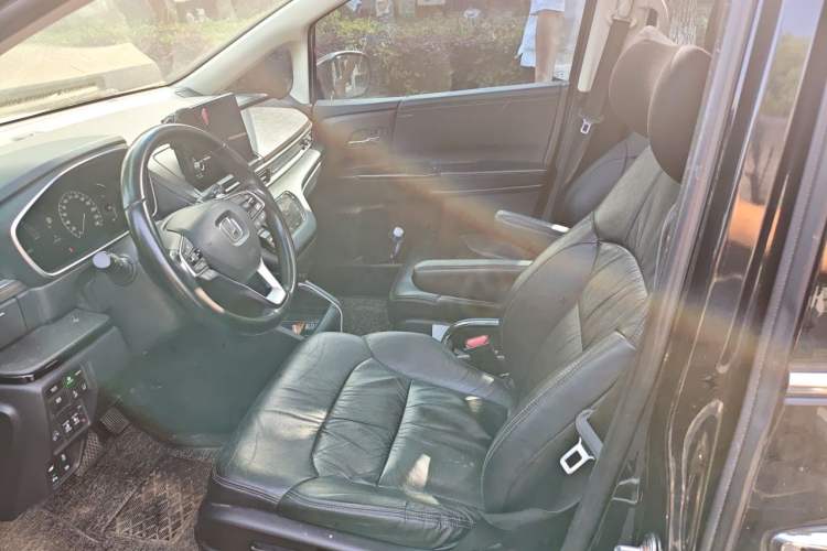 Used Honda Odyssey 2022 2.0L eHEV Sharp Enjoyment Edition Left Front Seat