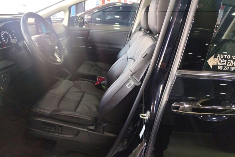 Used Honda Odyssey 2022 2.0L eHEV Sharp Enjoyment Edition Left Front Seat