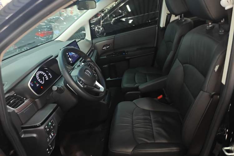 Used Honda Odyssey 2022 2.0L eHEV Sharp Enjoyment Edition Left Front Seat