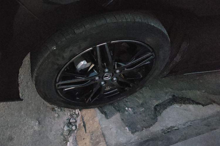 Used Honda Odyssey 2022 2.0L eHEV Sharp Supreme Edition Left Front Wheel Hub