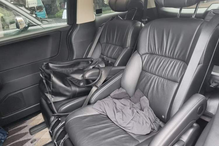 Used Honda Odyssey 2022 2.0L eHEV Sharp Enjoyment Edition Left Rear Seat