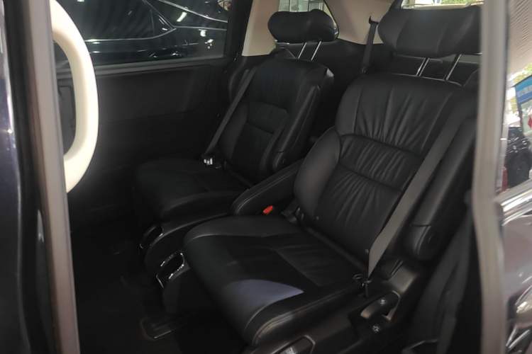 Used Honda Odyssey 2022 2.0L eHEV Sharp Enjoyment Edition Left Rear Seat