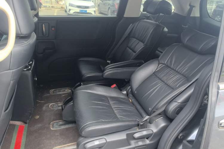 Used Honda Odyssey 2022 2.0L eHEV Sharp Smart Edition Left Rear Seat