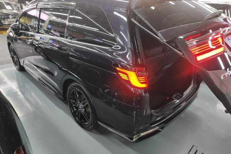 Used Honda Odyssey 2022 2.0L eHEV Sharp·Luxury Edition Rear Left 45 Deg