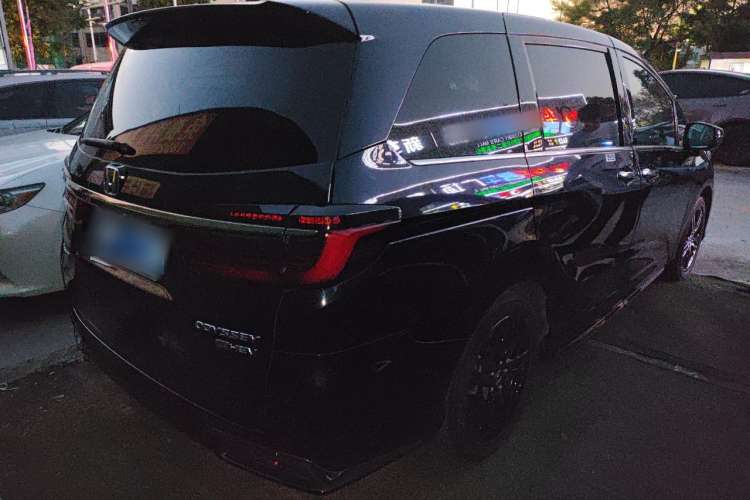 Used Honda Odyssey 2022 2.0L eHEV Sharp Supreme Edition Rear Right 45 Deg