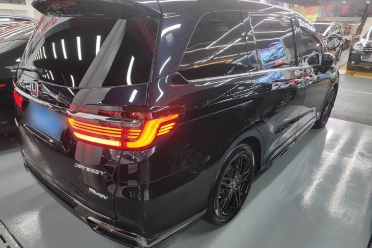 Used Honda Odyssey 2022 2.0L eHEV Sharp·Luxury Edition Rear Right 45 Deg