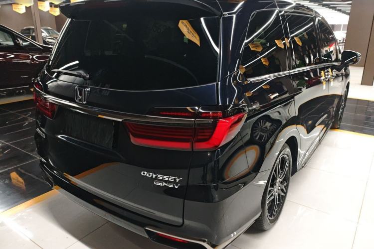 Used Honda Odyssey 2022 2.0L eHEV Sharp·Luxury Edition Rear Right 45 Deg