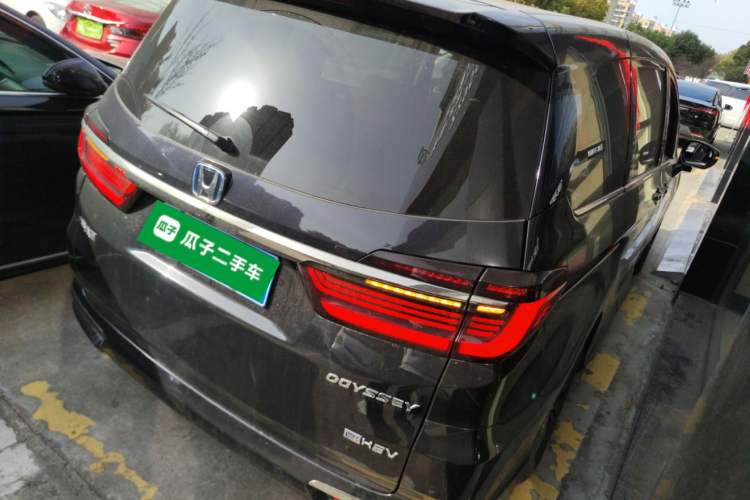 Used Honda Odyssey 2022 2.0L eHEV Sharp·Luxury Edition Rear Right 45 Deg