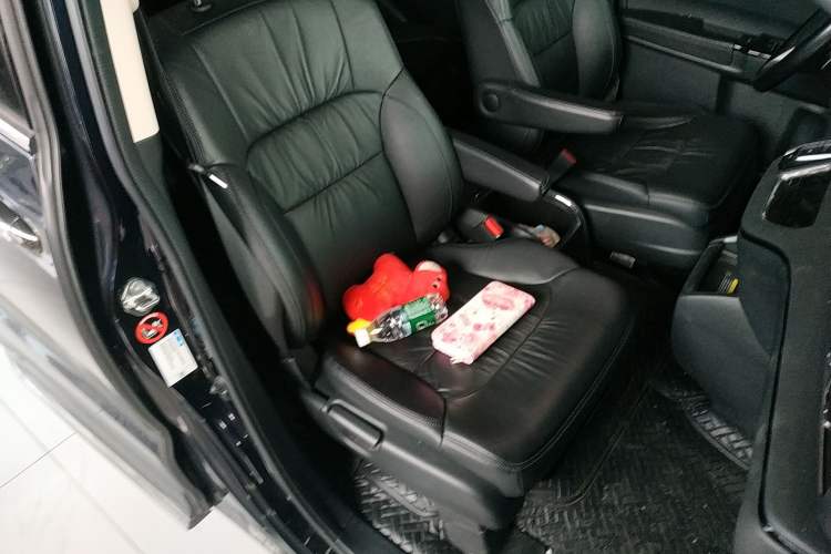 Used Honda Odyssey 2022 2.0L eHEV Sharp Enjoyment Edition Right Front Seat