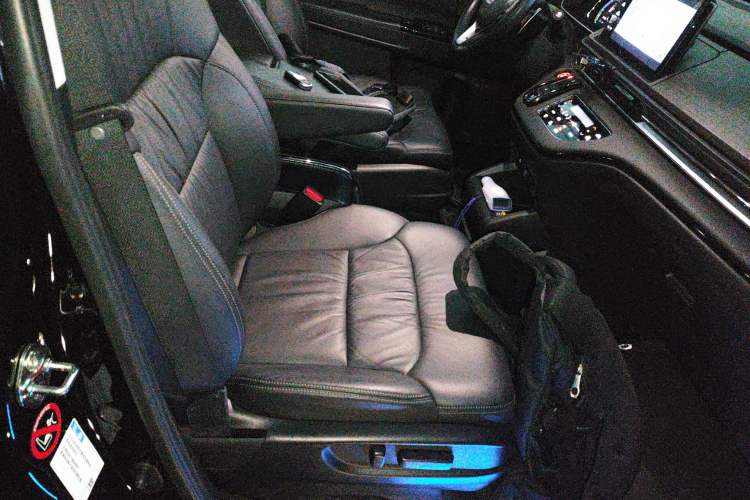 Used Honda Odyssey 2022 2.0L eHEV Sharp Supreme Edition Right Front Seat