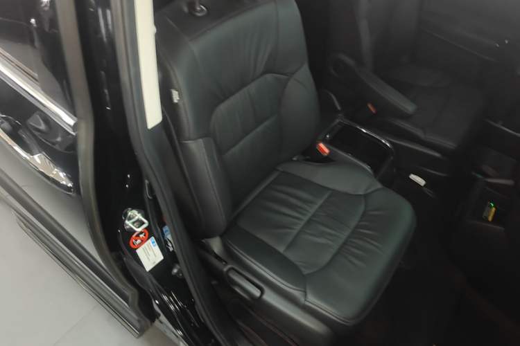 Used Honda Odyssey 2022 2.0L eHEV Sharp Enjoyment Edition Right Front Seat