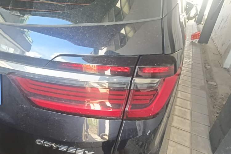 Used Honda Odyssey 2022 2.0L eHEV Sharp Smart Edition Right Rear Taillight