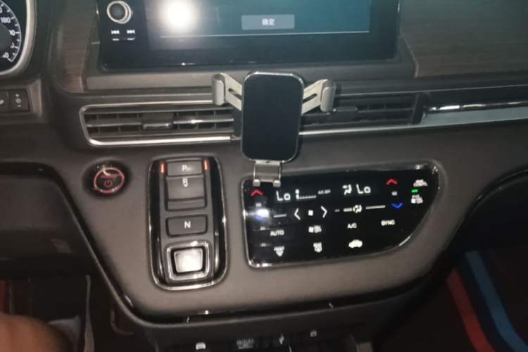 Used Honda Odyssey 2022 2.0L eHEV Sharp·Luxury Edition Audio And AC Panel