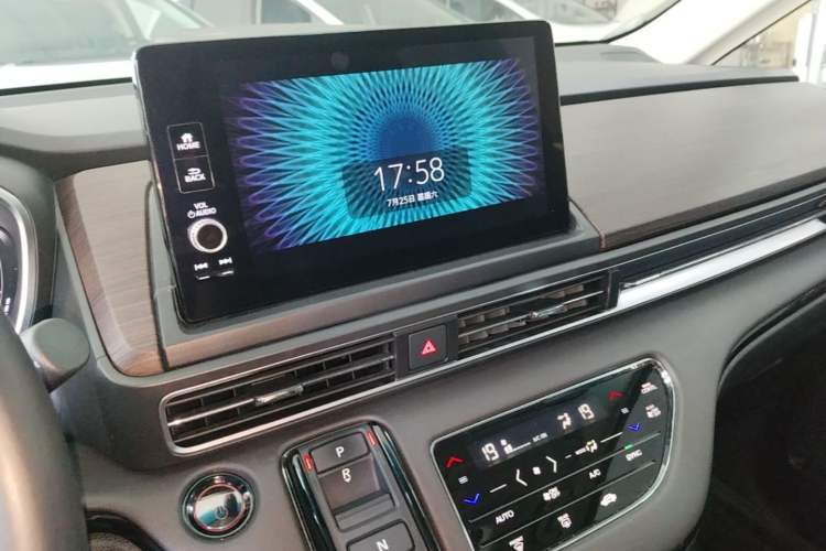 Used Honda Odyssey 2022 2.0L eHEV Sharp Enjoyment Edition Audio And AC Panel
