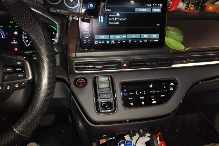 Used Honda Odyssey 2022 2.0L eHEV Sharp·Luxury Edition Audio And AC Panel