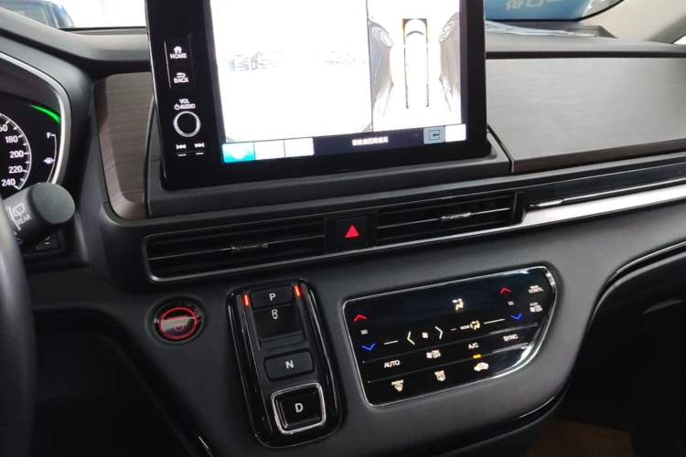 Used Honda Odyssey 2022 2.0L eHEV Sharp·Luxury Edition Audio And AC Panel