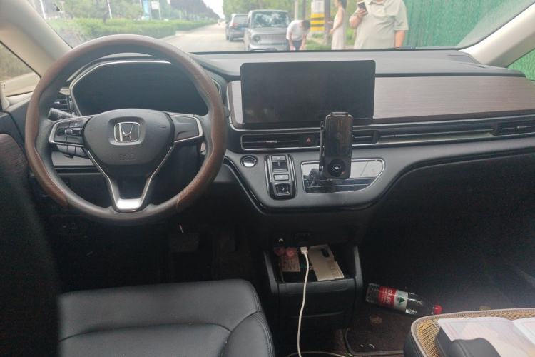 Used Honda Odyssey 2022 2.0L eHEV Sharp Smart Edition Center Console