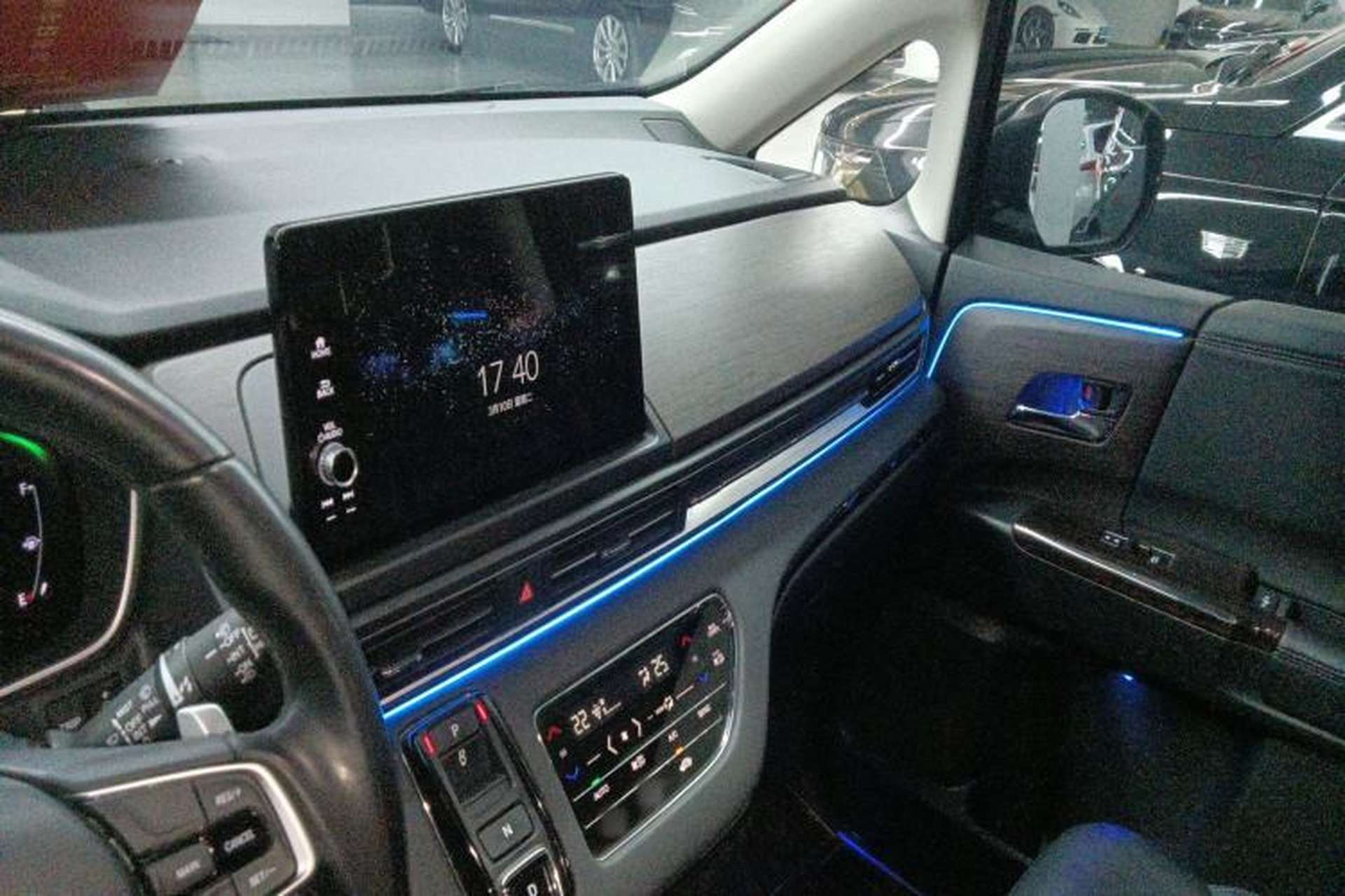 Used Honda Odyssey 2022 2.0L eHEV Sharp Supreme Edition Center Console