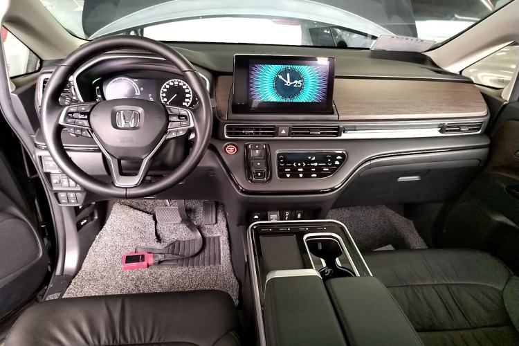 Used Honda Odyssey 2022 2.0L eHEV Sharp Enjoyment Edition Center Console