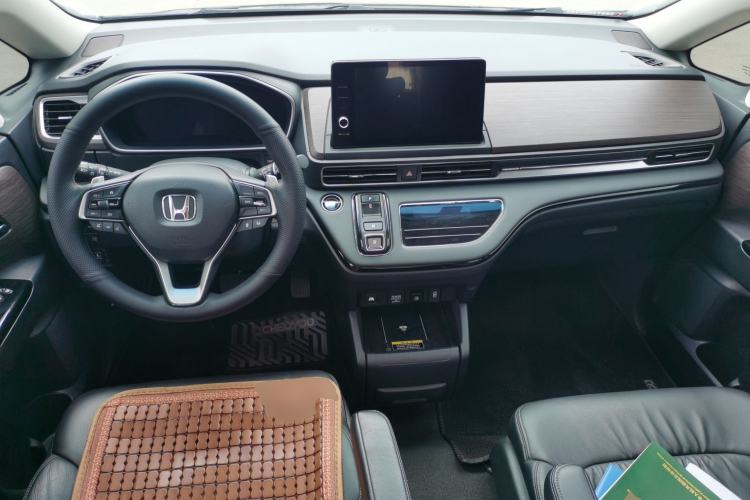 Used Honda Odyssey 2022 2.0L eHEV Sharp Enjoyment Edition Center Console