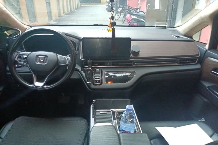 Used Honda Odyssey 2022 2.0L eHEV Sharp Enjoyment Edition Center Console