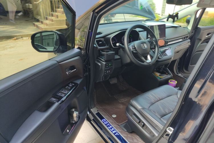 Used Honda Odyssey 2022 2.0L eHEV Sharp Supreme Edition Driver Seat
