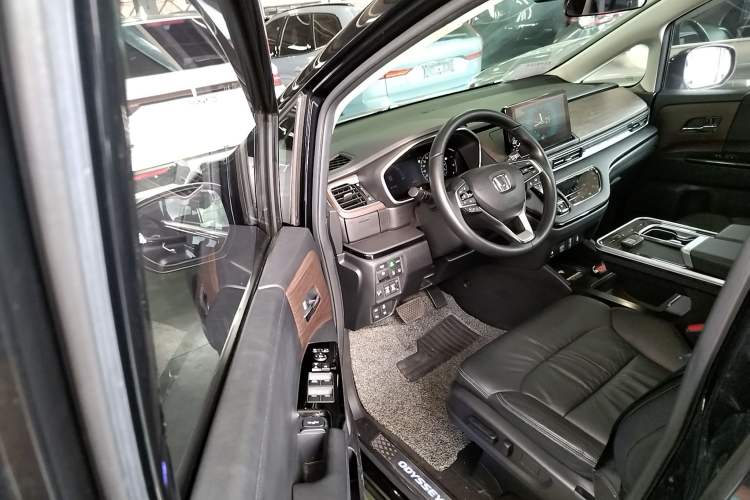 Used Honda Odyssey 2022 2.0L eHEV Sharp Enjoyment Edition Driver Seat