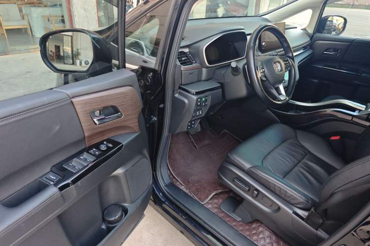 Used Honda Odyssey 2022 2.0L eHEV Sharp Enjoyment Edition Driver Seat