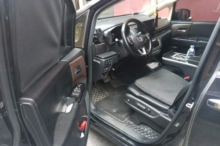 Used Honda Odyssey 2022 2.0L eHEV Sharp Enjoyment Edition Driver Seat