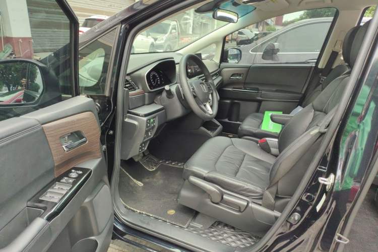 Used Honda Odyssey 2022 2.0L eHEV Sharp Smart Edition Driver Seat