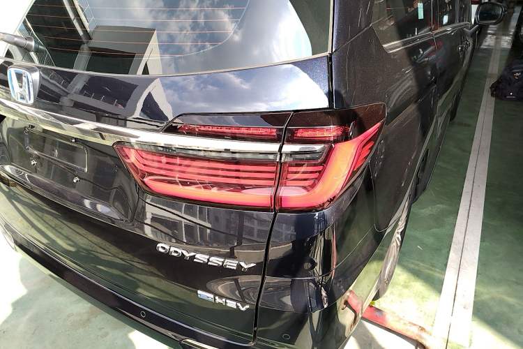 Used Honda Odyssey 2022 2.0L eHEV Sharp Enjoyment Edition Exterior 2