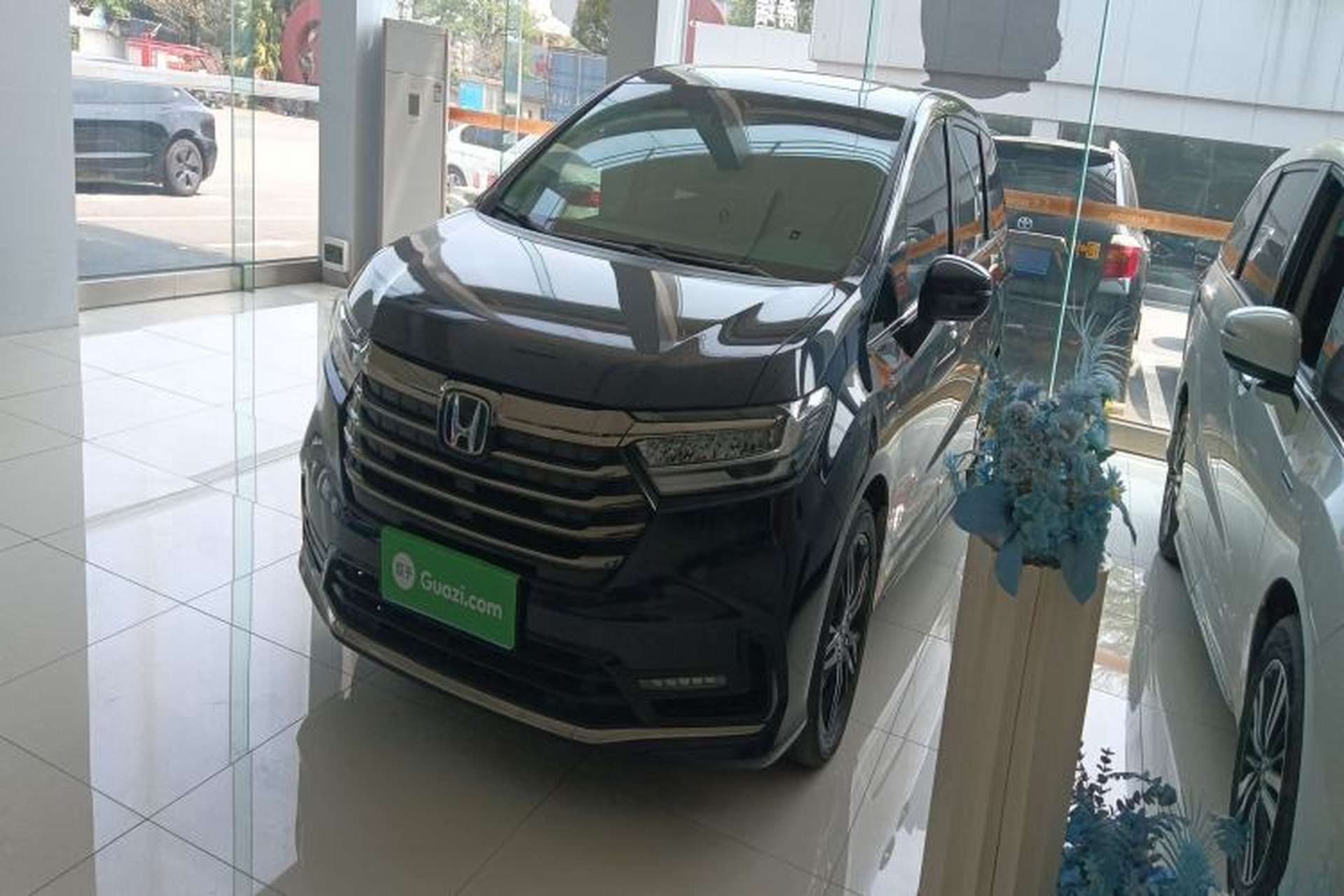 Used Honda Odyssey 2022 2.0L eHEV Sharp·Luxury Edition Front Left 45 Deg