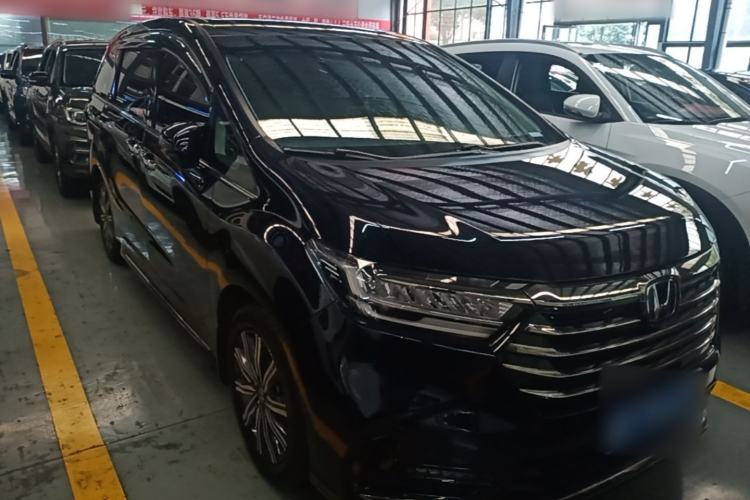 Used Honda Odyssey 2022 2.0L eHEV Sharp Enjoyment Edition Front Right 45 Deg