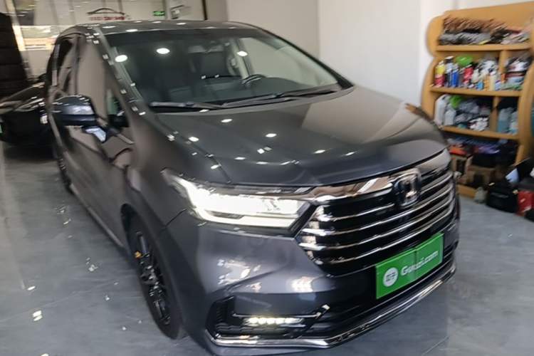 Used Honda Odyssey 2022 2.0L eHEV Sharp Supreme Edition Front Right 45 Deg