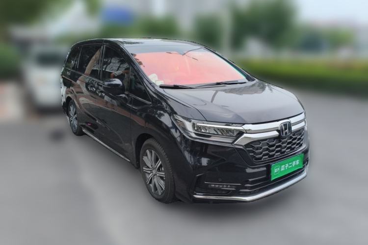 Used Honda Odyssey 2022 2.0L eHEV Prestige Four-Seater Edition Front Right 45 Deg